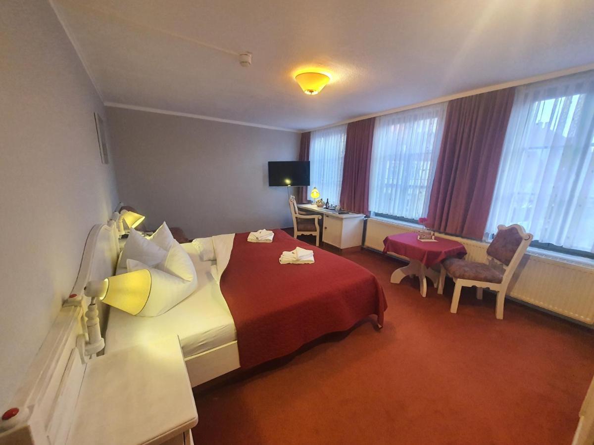 Hotel Zur Goldenen Sonne Quedlinburg Ngoại thất bức ảnh