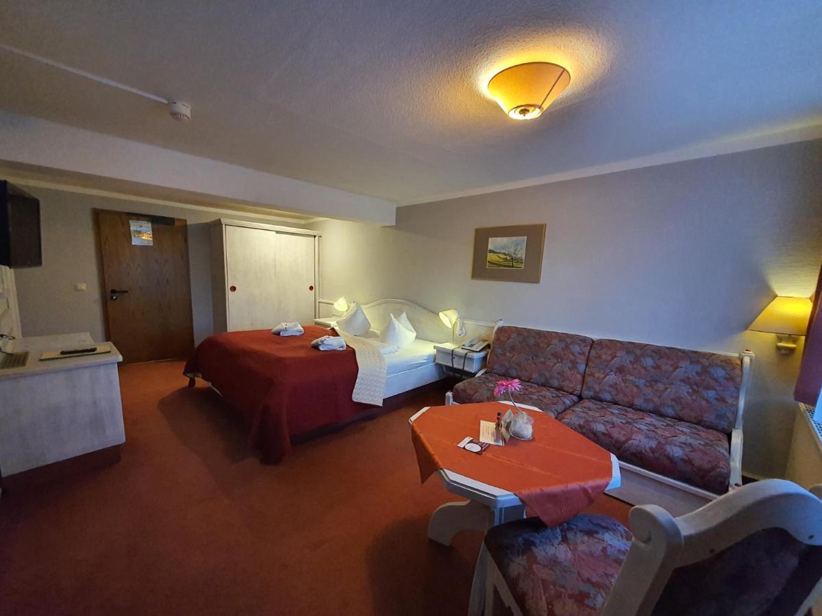 Hotel Zur Goldenen Sonne Quedlinburg Ngoại thất bức ảnh