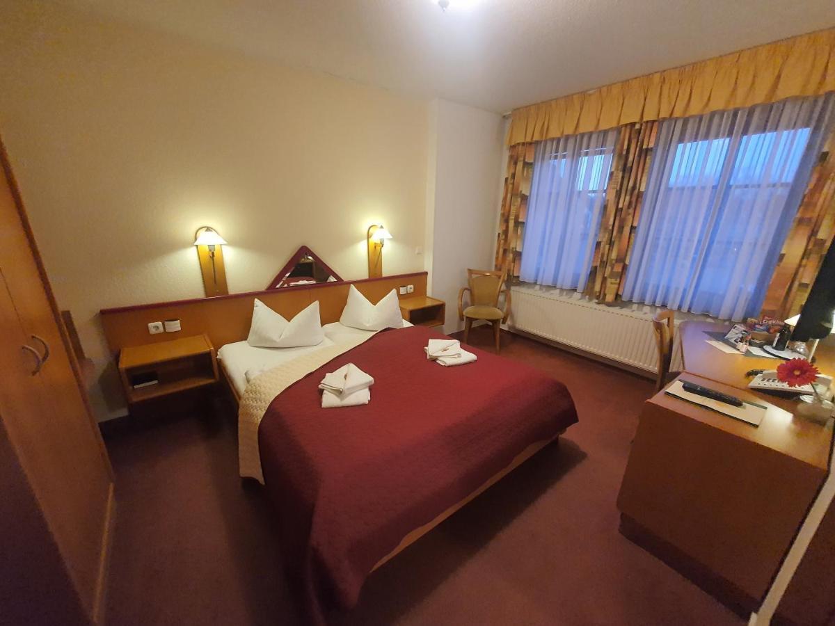 Hotel Zur Goldenen Sonne Quedlinburg Ngoại thất bức ảnh