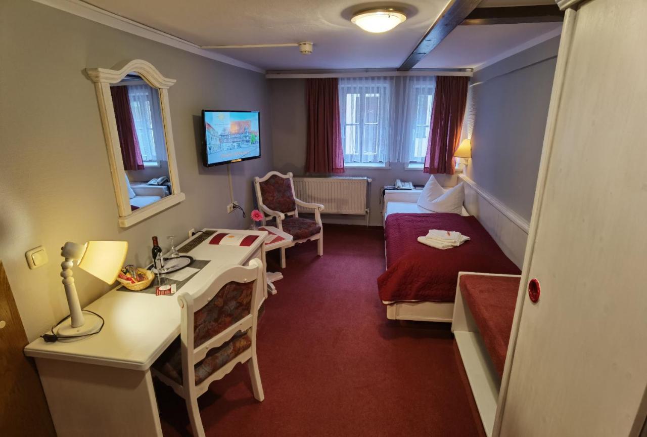 Hotel Zur Goldenen Sonne Quedlinburg Ngoại thất bức ảnh