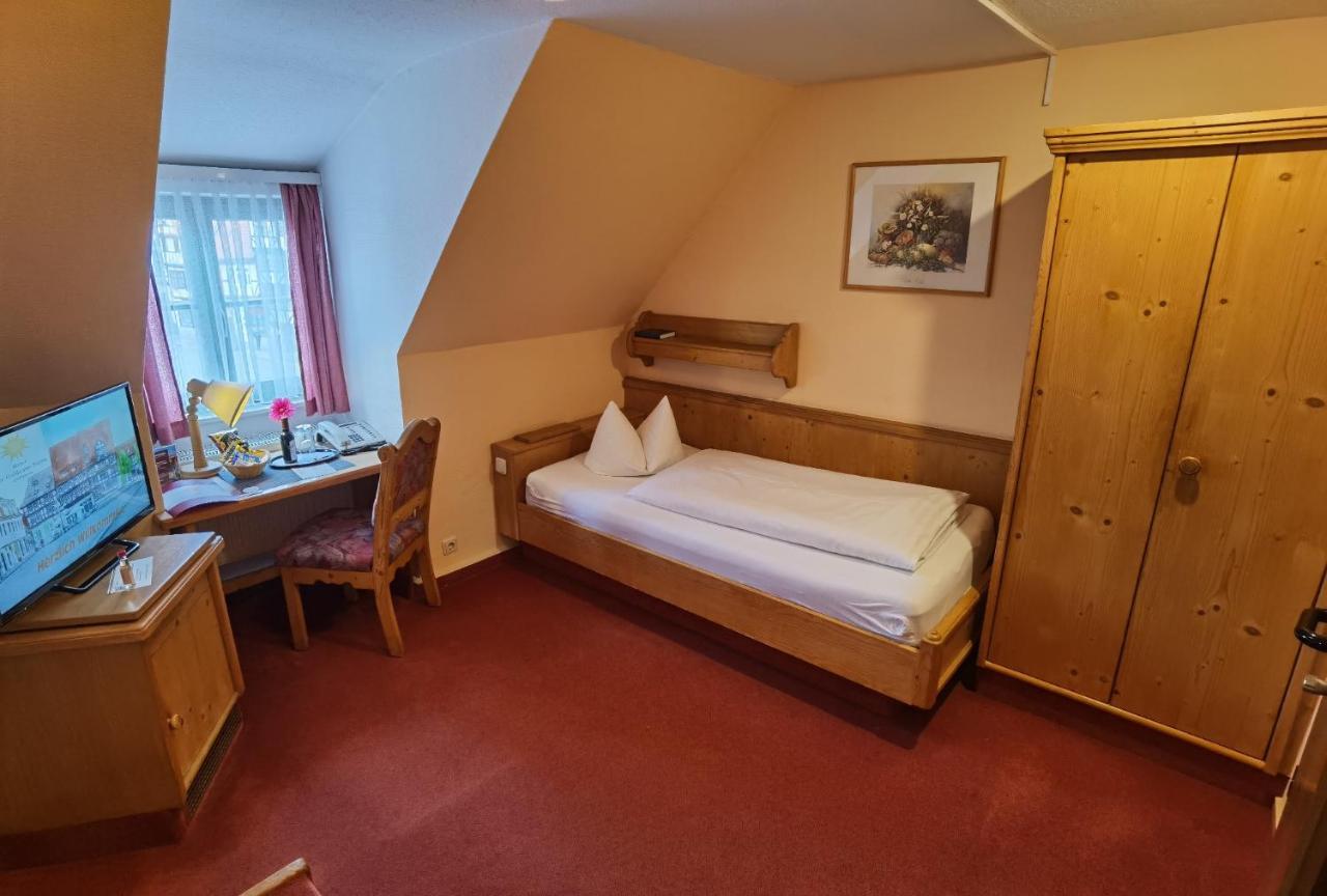 Hotel Zur Goldenen Sonne Quedlinburg Ngoại thất bức ảnh