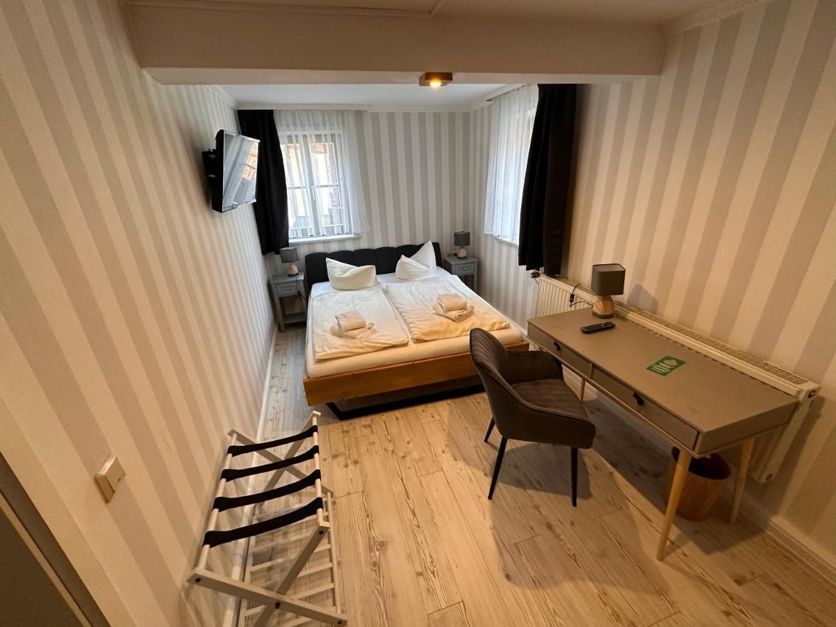 Hotel Zur Goldenen Sonne Quedlinburg Ngoại thất bức ảnh