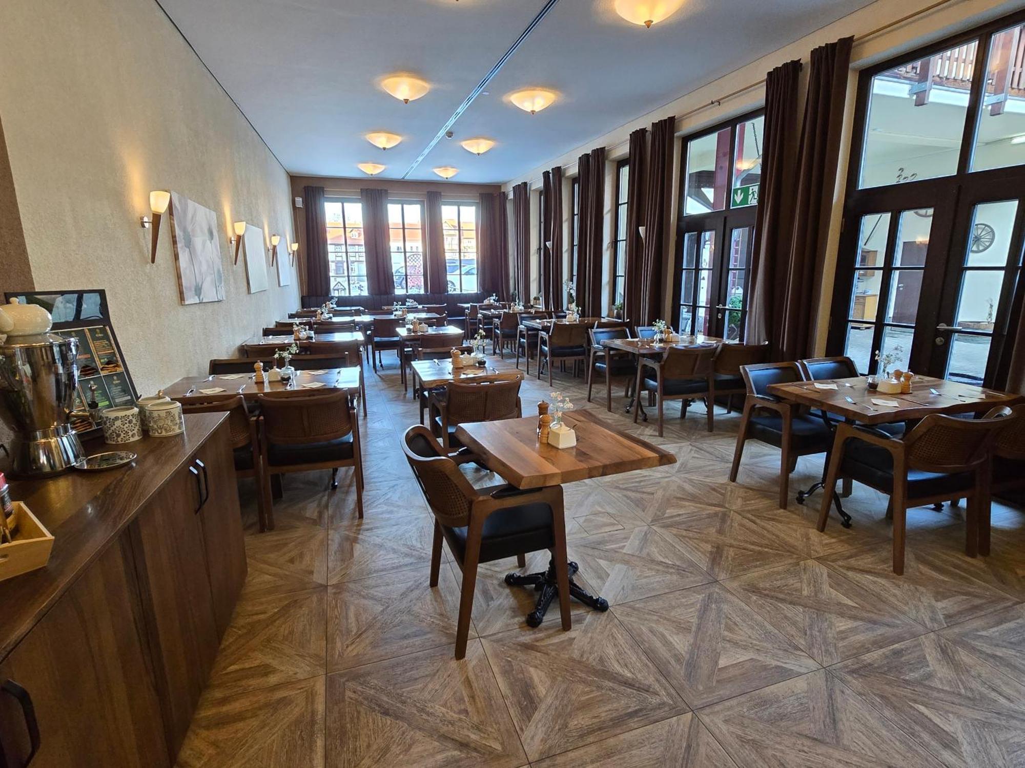 Hotel Zur Goldenen Sonne Quedlinburg Ngoại thất bức ảnh