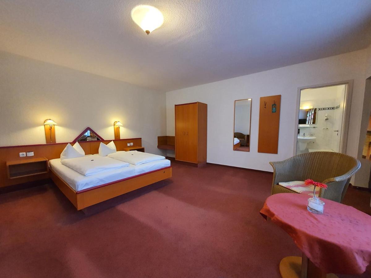 Hotel Zur Goldenen Sonne Quedlinburg Ngoại thất bức ảnh