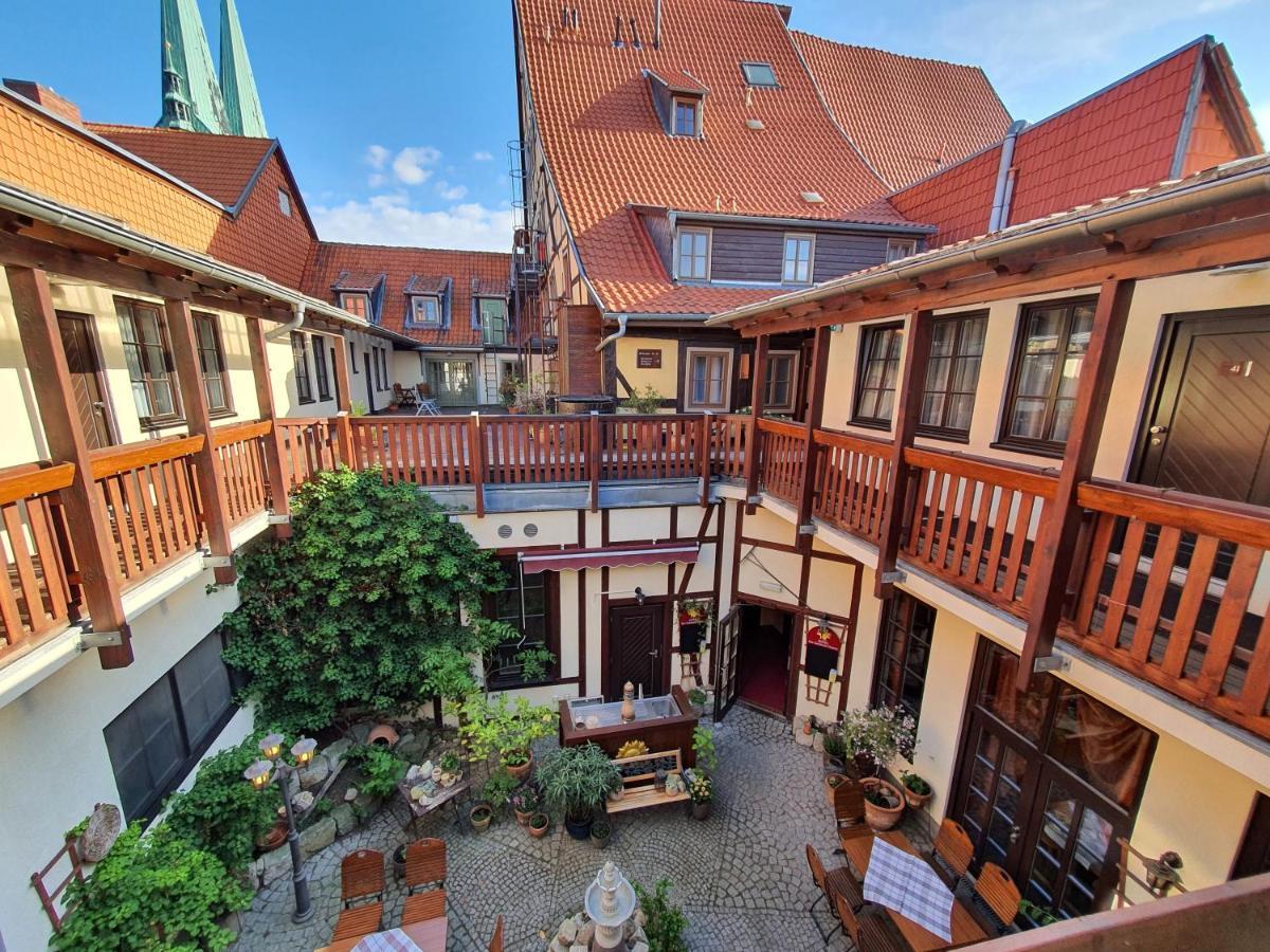 Hotel Zur Goldenen Sonne Quedlinburg Ngoại thất bức ảnh