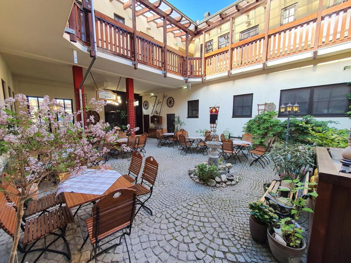 Hotel Zur Goldenen Sonne Quedlinburg Ngoại thất bức ảnh
